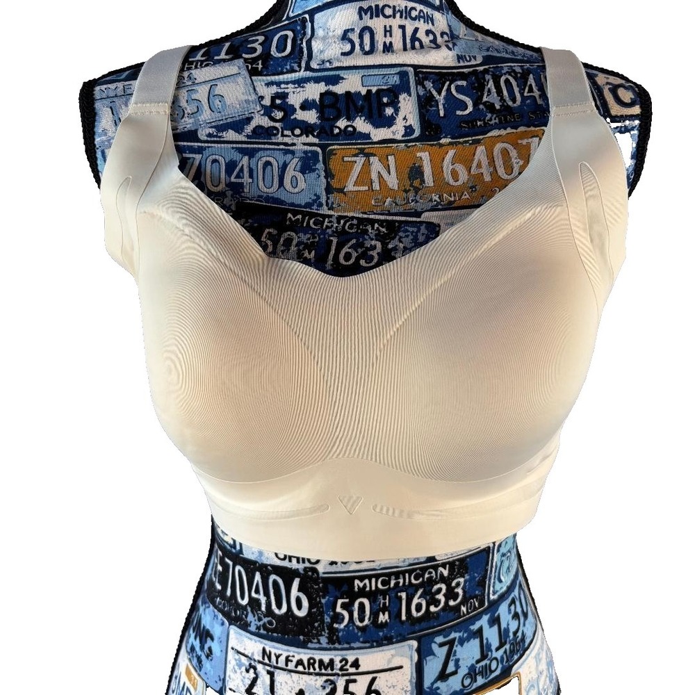 Lush Fitting Bra Size 3xl Cream Wireless Adjustable Straps Stretch‎ NWT